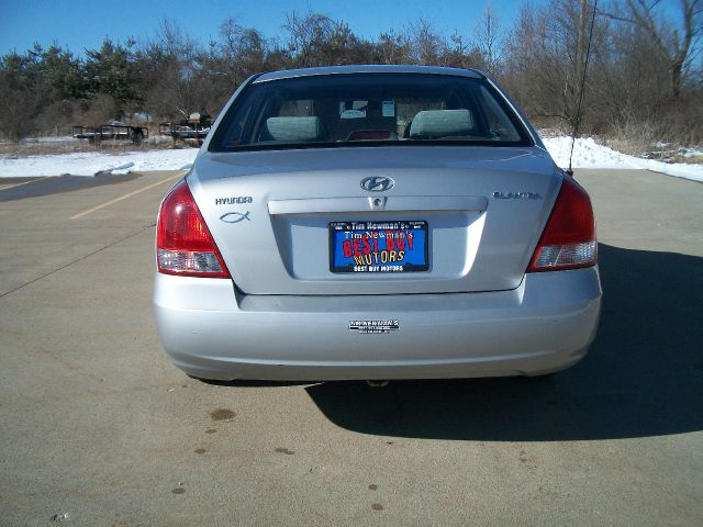 Chevrolet Cavalier 2004 photo 1