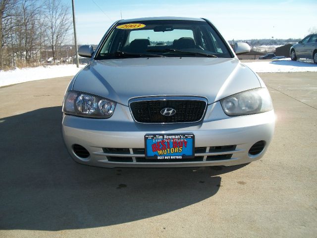 Chevrolet Cavalier 2004 photo 3