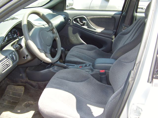 Chevrolet Cavalier 2004 photo 2