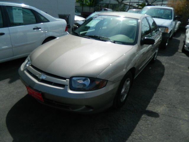 Chevrolet Cavalier 2004 photo 2