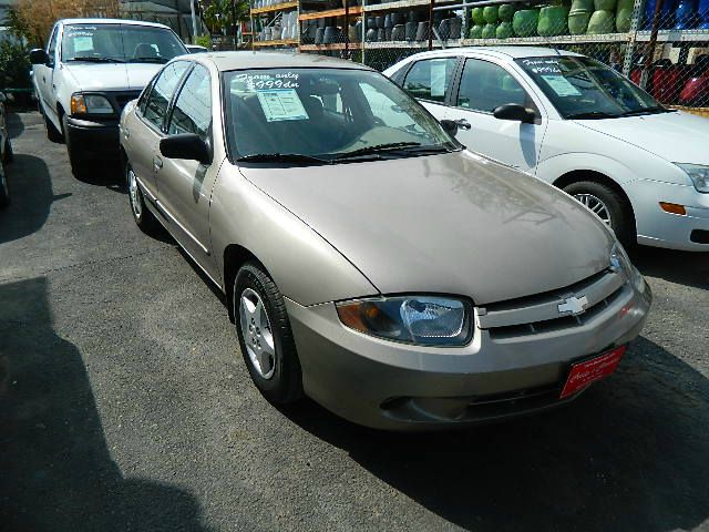 Chevrolet Cavalier 2004 photo 3