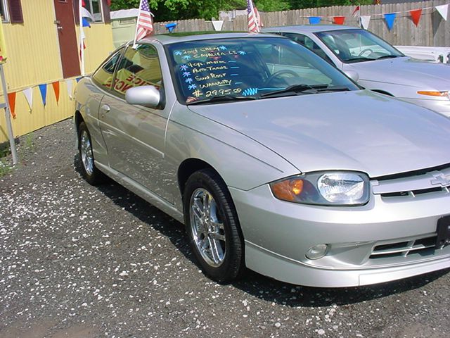 Chevrolet Cavalier 2004 photo 3