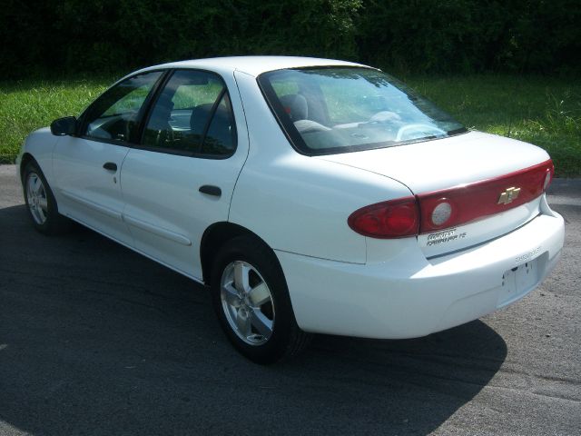 Chevrolet Cavalier 2004 photo 3