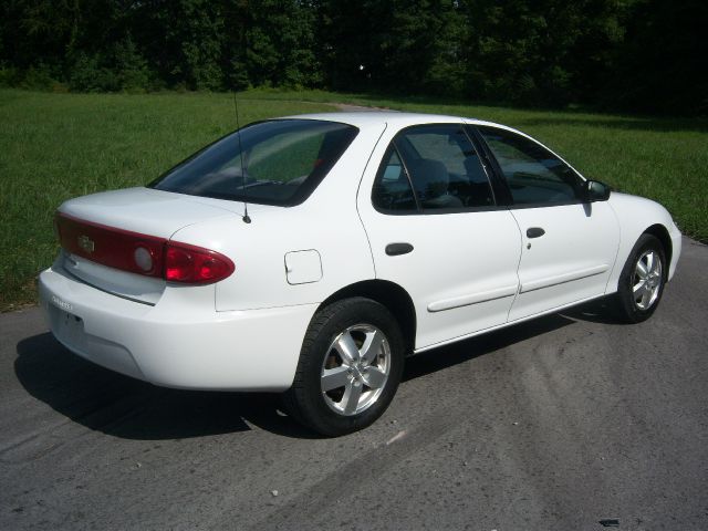 Chevrolet Cavalier 2004 photo 4