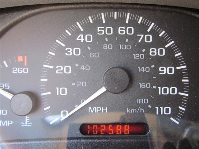 Chevrolet Cavalier 2005 photo 3