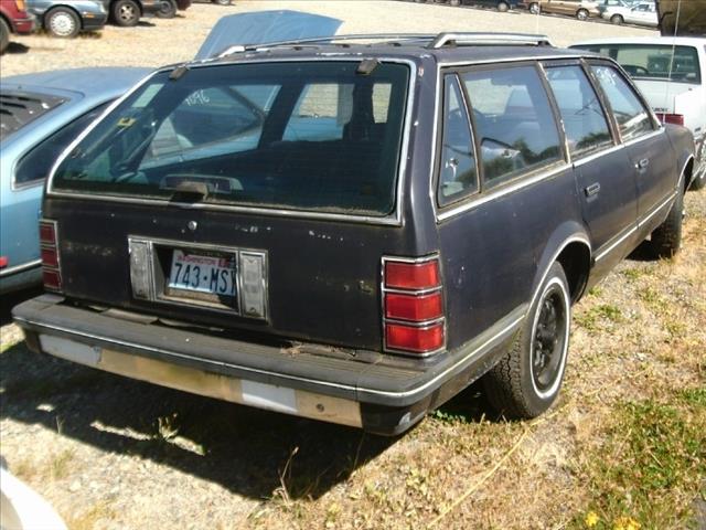 Chevrolet Celebrity 3.2 Quattro S-line AWD Sedan Wagon