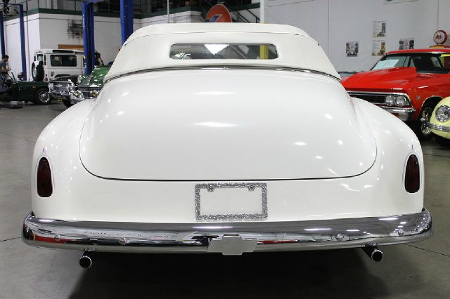 Chevrolet Classic 1951 photo 23