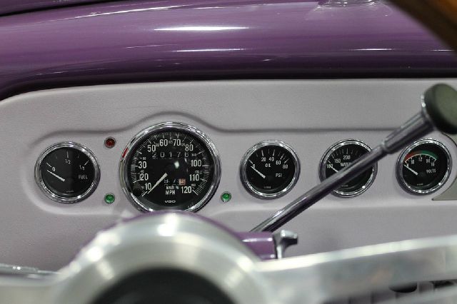 Chevrolet Classic 1951 photo 9