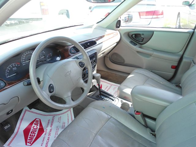 Chevrolet Classic 2001 photo 3