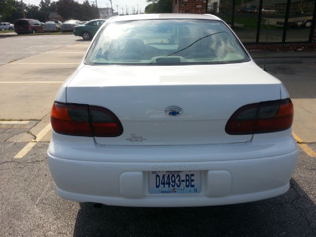 Chevrolet Classic 2004 photo 2