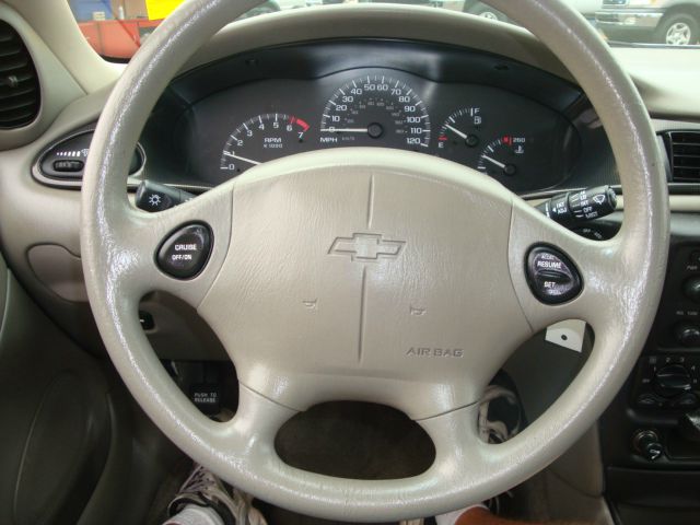 Chevrolet Classic 2004 photo 3