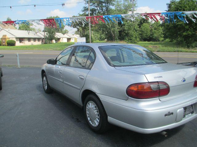 Chevrolet Classic 2004 photo 2