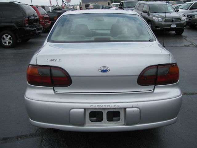 Chevrolet Classic 2004 photo 0