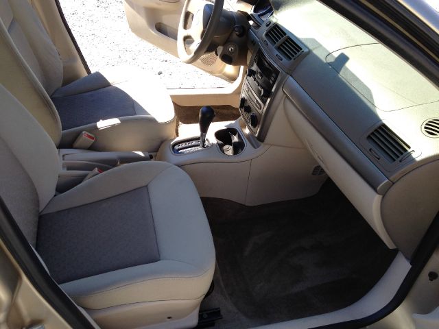 Chevrolet Cobalt 2005 photo 2