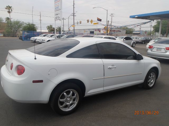 Chevrolet Cobalt 2005 photo 2