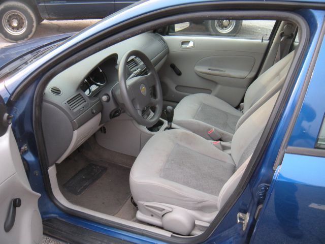 Chevrolet Cobalt 2005 photo 2