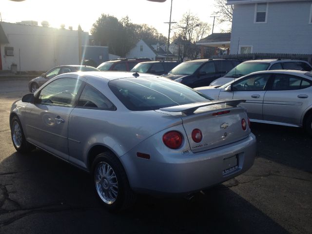 Chevrolet Cobalt 2005 photo 2