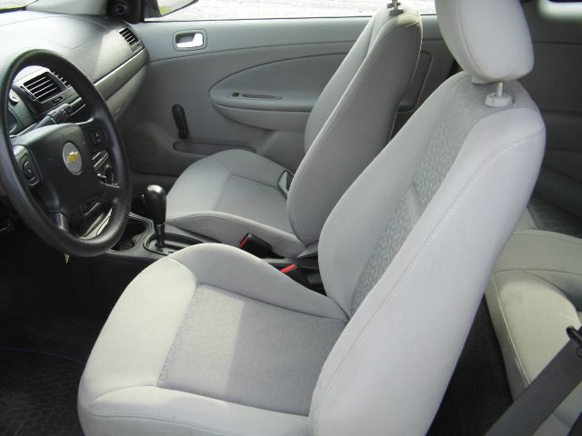 Chevrolet Cobalt 2005 photo 2