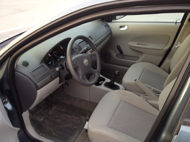 Chevrolet Cobalt 2005 photo 2