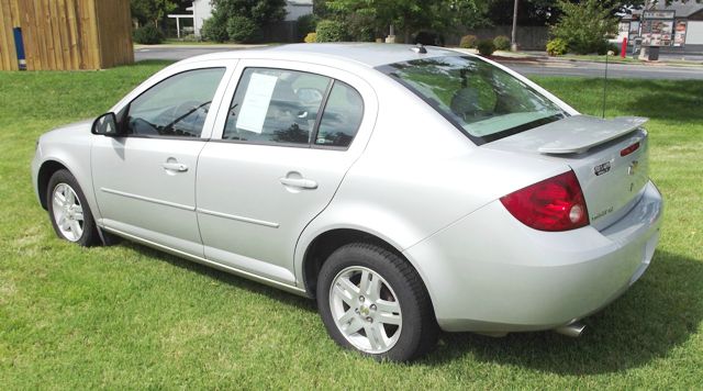 Chevrolet Cobalt 2005 photo 2