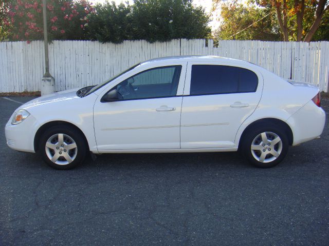 Chevrolet Cobalt 2005 photo 2
