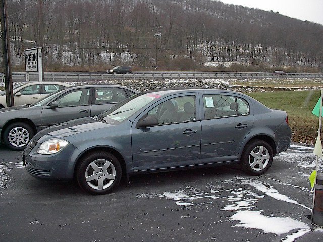 Chevrolet Cobalt 2005 photo 2