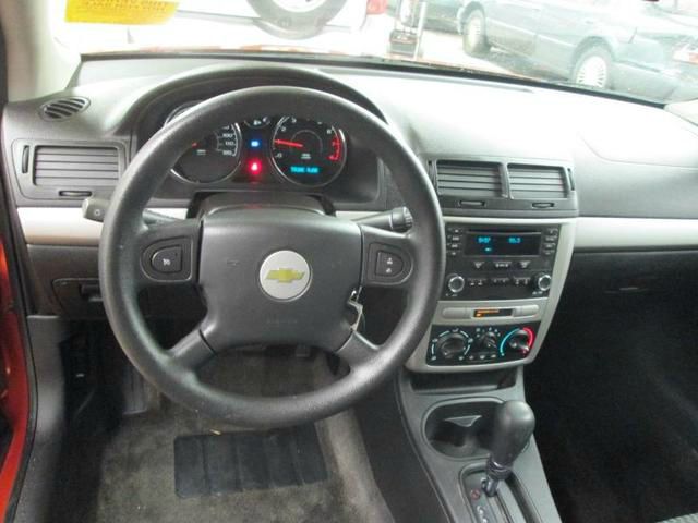 Chevrolet Cobalt 2006 photo 2