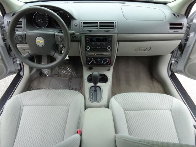 Chevrolet Cobalt 2006 photo 2