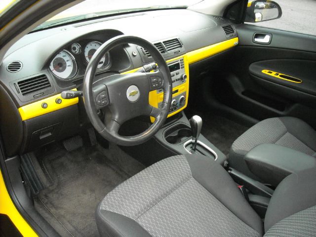 Chevrolet Cobalt 4WD 4dr V6 5-spd AT Coupe