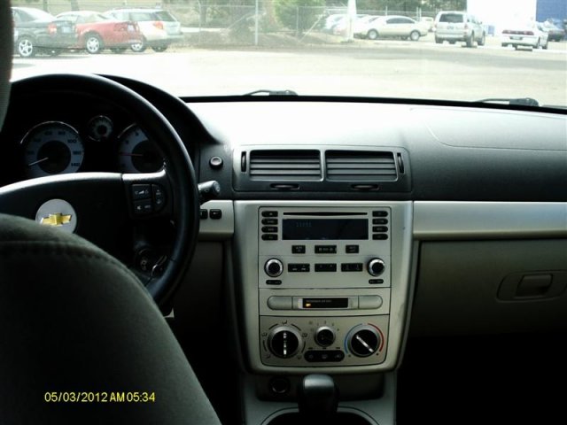 Chevrolet Cobalt 2006 photo 2