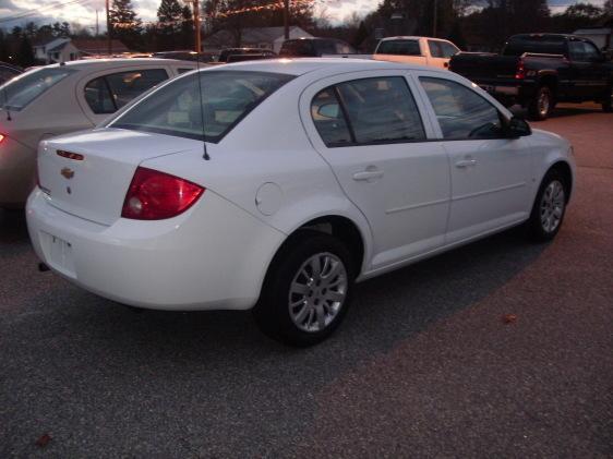 Chevrolet Cobalt 2009 photo 3