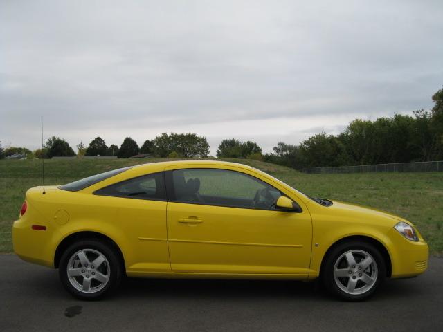 Chevrolet Cobalt 4dr Sdn I4 CVT 2.5 Coupe