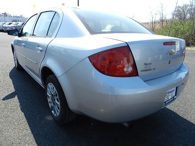 Chevrolet Cobalt 2010 photo 2