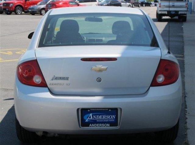 Chevrolet Cobalt 2010 photo 4