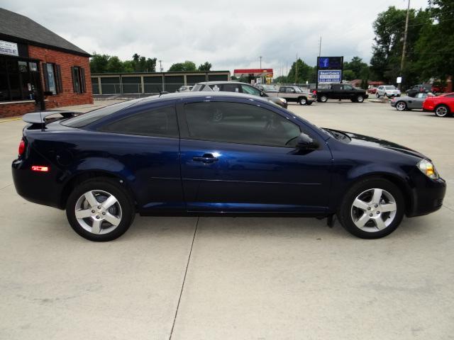 Chevrolet Cobalt V6 4WD Limited W/3rd Row 4x4 SUV Coupe