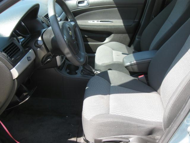 Chevrolet Cobalt 2010 photo 2