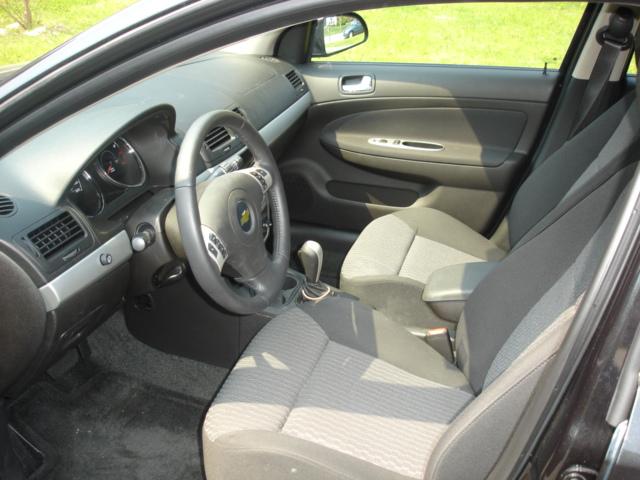 Chevrolet Cobalt 2010 photo 2