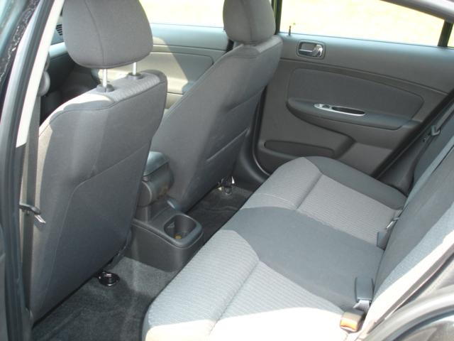 Chevrolet Cobalt 2010 photo 3