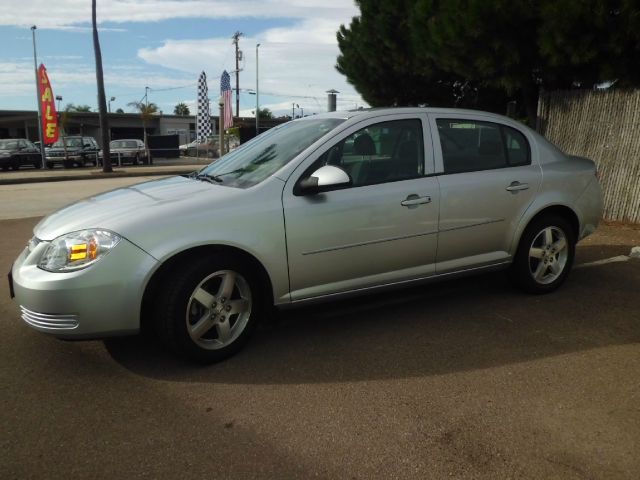 Chevrolet Cobalt 2010 photo 2