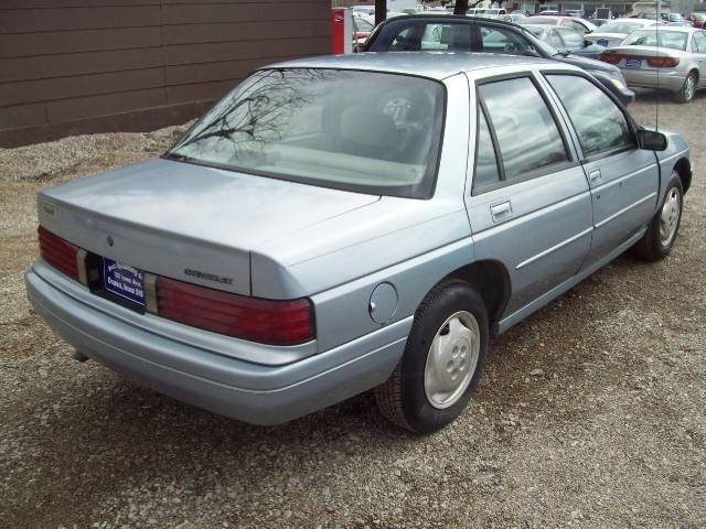 Chevrolet Corsica 1996 photo 2