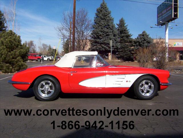 Chevrolet Corvette 1959 photo 3