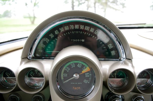 Chevrolet Corvette 1962 photo 10