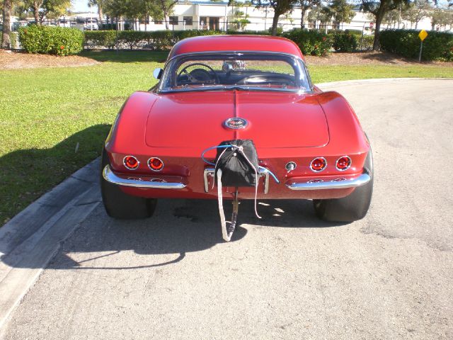 Chevrolet Corvette 1962 photo 0