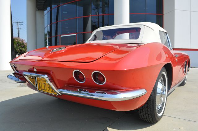 Chevrolet Corvette 1962 photo 2