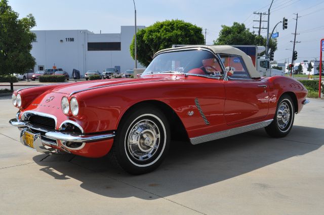 Chevrolet Corvette 1962 photo 4