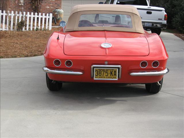 Chevrolet Corvette 1962 photo 2