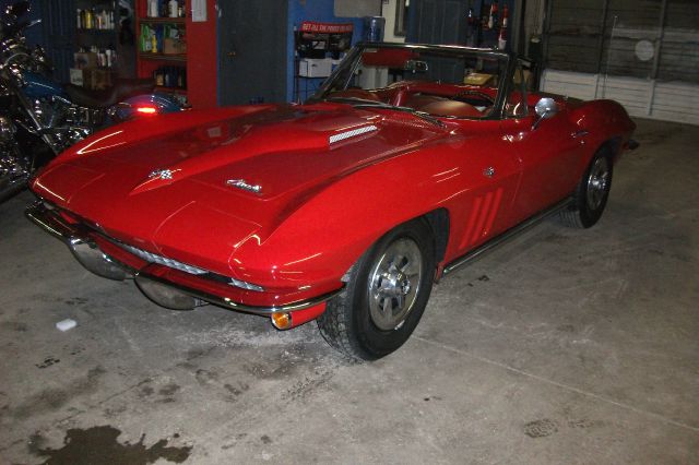 Chevrolet Corvette 1965 photo 3
