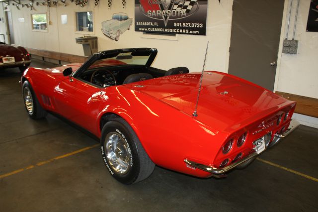 Chevrolet Corvette 1968 photo 2