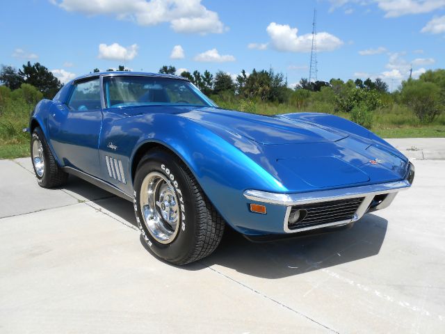 Chevrolet Corvette 1969 photo 1