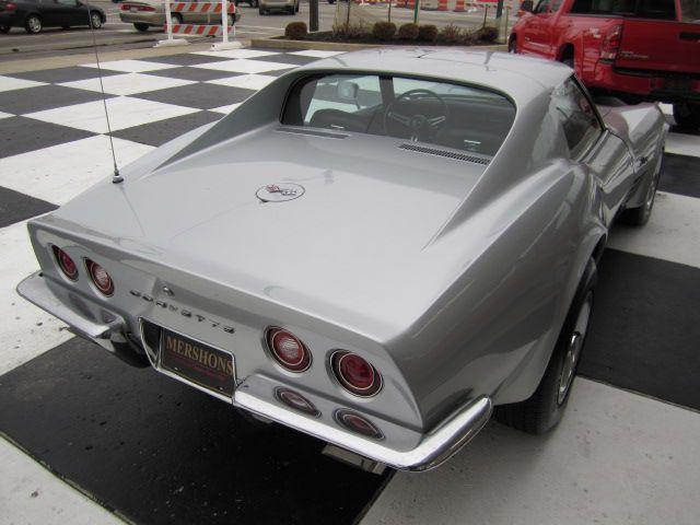 Chevrolet Corvette 1972 photo 3